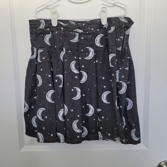 Hot Topic High-Waisted Lunar Witchy Goth Pleated Miniskirt Small Moons & Stars - Picture 2 of 9